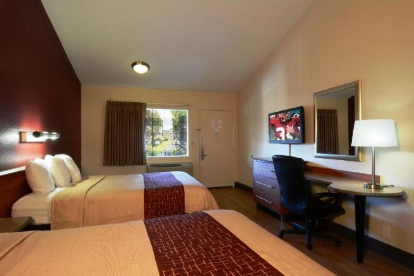Red Roof Inn San Dimas - Fairplex image 6